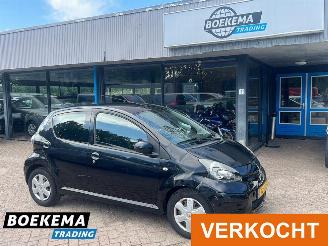 skadebil auto Toyota Aygo 1.0-12V Comfort Automaat Airco 5-deurs Elektrische ramen 2010/3