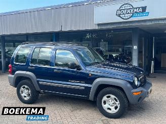 Damaged car Jeep Cherokee 2.4i Sport Plus Cruise-Control Trekhaak 2002/10
