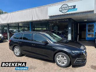 Coche accidentado Skoda Octavia Combi 1.0 TSI Business Edition Navi Cruise Clima 2021/1