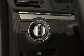 Mercedes E-klasse E200 Coupé Motorschade picture 17