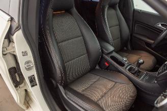 Mercedes Cla-klasse 180 Shooting Brake Leer picture 22