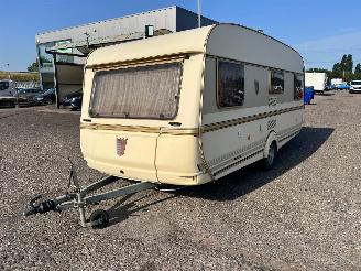 skadebil caravan Tabbert  Universal 1992/4
