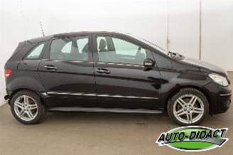 Mercedes B-klasse 200 Automaat Pano picture 40