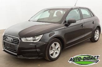 krockskadad bil auto Audi A1 1.0 TFSI Airco Navi 2017/3