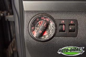 Volkswagen Touran 1.9 TDI Automaat 7persoons Clima picture 12