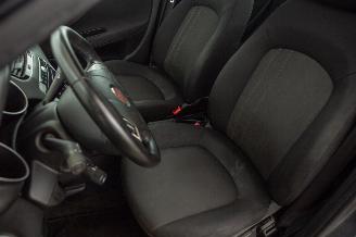 Fiat Punto 0.9 TwinAir Street Airco picture 25