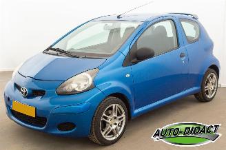 krockskadad bil auto Toyota Aygo 1.0-12V Cool Airco 2011/1