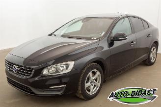 skadebil auto Volvo S-60 1.6 AT Kinetic 58.185 km Navi Clima 2015/3
