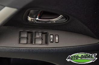 Toyota Avensis 1.8 VVTi Clima Navi Business picture 10