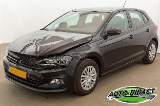 krockskadad bil auto Volkswagen Polo 1.0 TSI 29.200 km NAP Navi Airco Comfortline 2020/4
