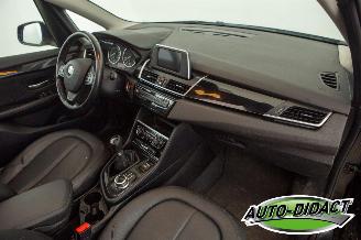 BMW 2-serie 216d Active Tourer Leder Pano Navi Clima picture 22