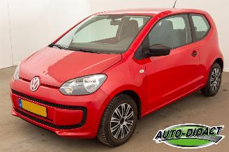 Schadeauto Volkswagen Up! 1.0 take up! Airco 2012/4