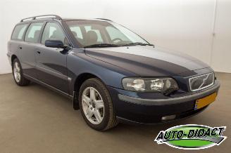 Volvo V-70 2.4 Edition II Airco Leder picture 2