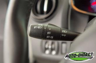 Renault Clio 0.9 TCe Airco Navi Limited picture 17