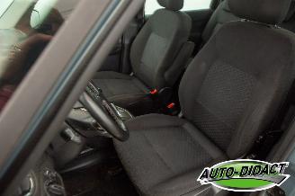 Ford Galaxy 2.0-16V Ghia Motorschade picture 24
