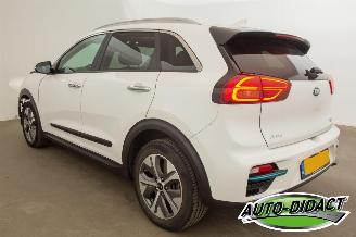 Kia e-Niro 64 kWh 87.608 km NAP Navi Clima Camera Leder ExecutiveLine picture 3