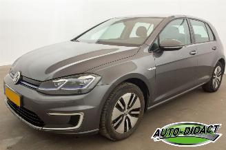 krockskadad bil auto Volkswagen e-Golf 36 kWh Navi Camera Clima 2019/1