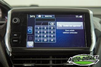 Peugeot 2008 1.2 Clima Navi 117.759 km Access picture 9