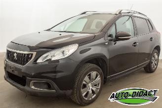skadebil auto Peugeot 2008 1.2 Clima Navi 117.759 km Access 2017/1