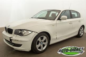 krockskadad bil auto BMW 1-serie 116i 90kw 93.407 km Airco 2011/3