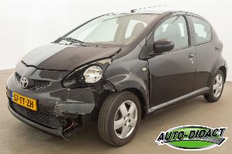 krockskadad bil auto Toyota Aygo 1.0-12V Sport Airco 2007/2