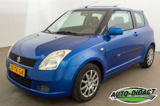 Schadeauto Suzuki Swift 1.5 GLS Automaat Schuifdak Airco 1e eigenaar 2006/10