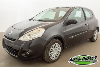 Schadeauto Renault Clio 1.5 Airco 2011/1