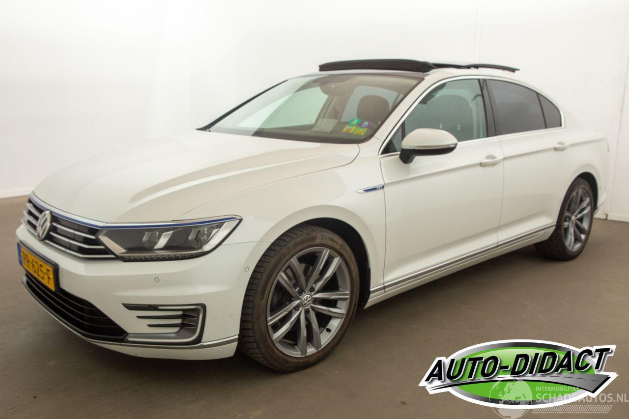 Volkswagen Passat 1.4 TSI GTE Automaat Pano Digi Dash Navi Clima