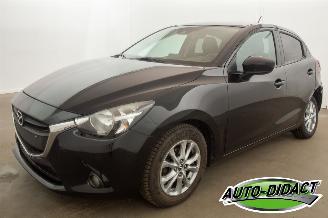 Schadeauto Mazda 2 1.5 Skyactive Navi Airco 2016/4