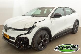  Renault Mégane E-Tech 40 kWh 18.775 km NAP Urban Range Evolution 2025/5