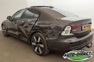 Volvo S-60 2.0 T6 AWD R-Design Pano Recharge Plug-in Hybrid picture 3
