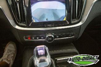 Volvo S-60 2.0 T6 AWD R-Design Pano Recharge Plug-in Hybrid picture 8