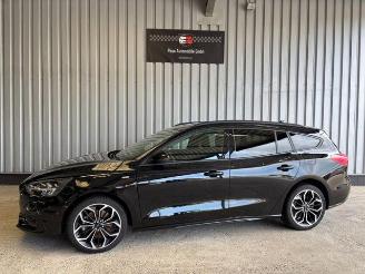 Coche accidentado Ford Focus Turnier ST-Line Autom / LED 2019/10