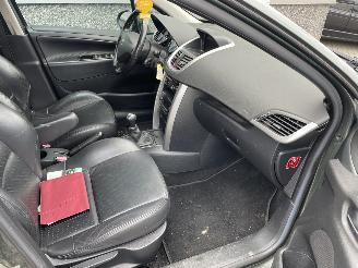 Peugeot 207 1.6 VTi XS Pack picture 10