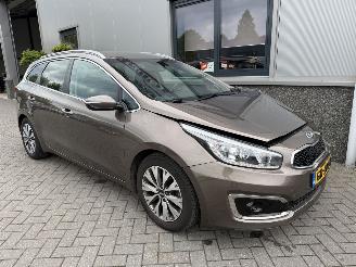 Coche accidentado Kia Cee d 1.6 GDI DynamicLine 2015/7