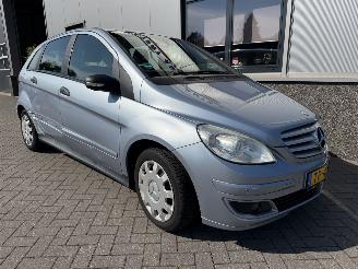 Schadeauto Mercedes B-klasse 200 Automaat. 2008/1