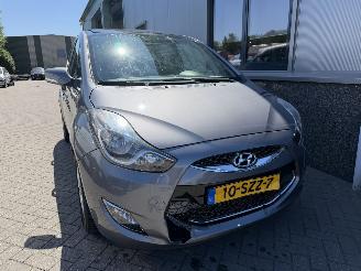 Hyundai Ix20 1.6 i-Catcher Automaat picture 3