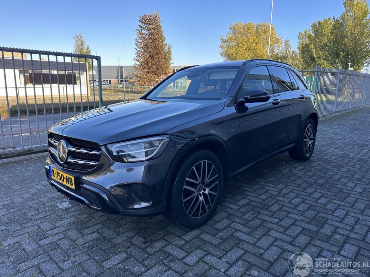 Mercedes GLC 300e 4MATIC Business Solution AMG