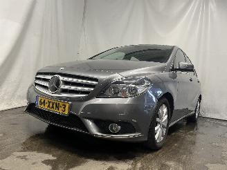 Vaurioauto  passenger cars Mercedes B-klasse B (W246/W242) Hatchback 1.6 B-180 BlueEFFICIENCY Turbo 16V (M270.910) =
[90kW]  (11-2011/12-2018) 2012/9