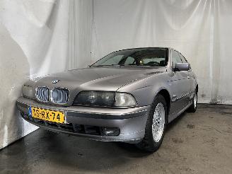 Coche accidentado BMW 5-serie 5 serie (E39) Sedan 523i 24V (M52-B25(256S4)) [125kW]  (09-1995/08-200=
0) 1998/7