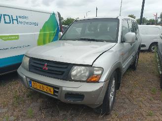 krockskadad bil auto Mitsubishi Pajero Pajero Hardtop (V6/7) Terreinwagen 3.2 DI-D 16V (4M41) [118kW]  (04-20=
00/12-2006) 2003/1