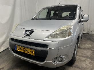 Vaurioauto  passenger cars Peugeot Partner Partner Tepee (7A/B/C/D/E/F/G/J/P/S) MPV 1.6 16V Phase 1 (TU5JP4(NFU))=
 [80kW]  (04-2008/02-2012) 2008/7