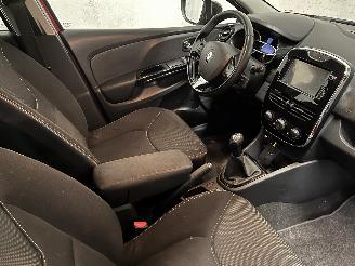 Renault Clio Clio IV (5R) Hatchback 5-drs 0.9 Energy TCE 90 12V (H4B-400(H4B-A4)) [=
66kW]  (11-2012/08-2021) picture 12
