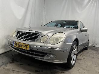 krockskadad bil auto Mercedes E-klasse E (W211) Sedan 2.6 E-240 V6 18V (M112.913) [130kW]  (03-2002/12-2008) 2004/1