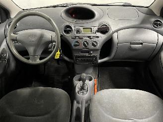 Toyota Yaris Yaris (P1) Hatchback 1.3 16V VVT-i (2SZFE) [63kW]  (08-1999/11-2005) picture 12