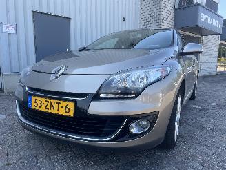 damaged passenger cars Renault Mégane Megane III Berline (BZ) Hatchback 5-drs 1.2 16V TCE 115 (H5F-408(H5F-F=
4)) [85kW]  (03-2012/02-2016) 2013/1
