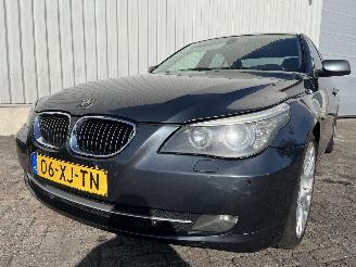 Vaurioauto  passenger cars BMW 5-serie 5 serie (E60) Sedan 523i 24V (N53-B25A) [140kW]  (01-2007/03-2010) 2007/6