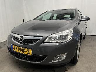 Schadeauto Opel Astra Astra J (PC6/PD6/PE6/PF6) Hatchback 5-drs 1.4 Turbo 16V (A14NEL(Euro 5=
)) [88kW]  (10-2010/10-2015) 2011/2