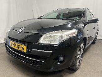Voiture accidenté Renault Mégane Megane III Grandtour (KZ) Combi 5-drs 1.4 16V TCe 130 (H4J-700(H4J-A7)=
) [96kW]  (05-2009/02-2016) 2011/2