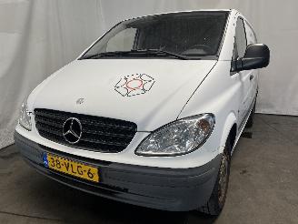 krockskadad bil auto Mercedes Vito Vito (639.6) Van 2.2 109 CDI 16V (OM646.980) [70kW]  (08-2006/08-2014)= 2008/1
